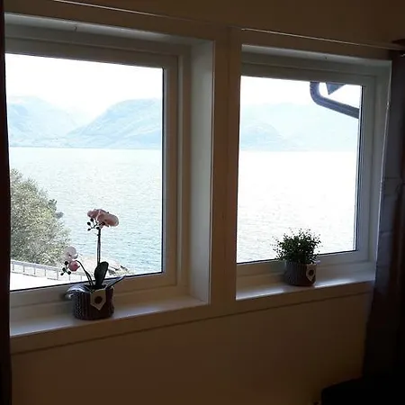 Lavik Bed & Breakfast